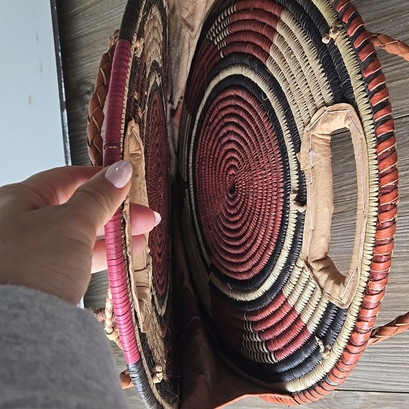 Burkina Faso Handmade Leather African Style Shoulder Bag - Picture 6 of 9